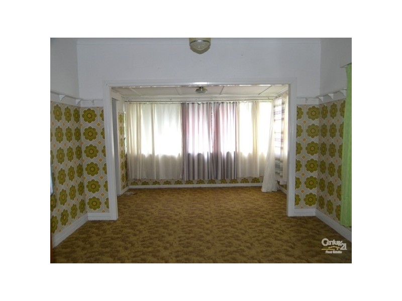 11 Birdwood Street, Toowoomba QLD 4350