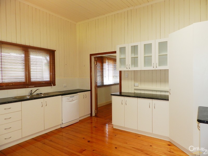 17 Vacy Street, Newtown QLD 4350
