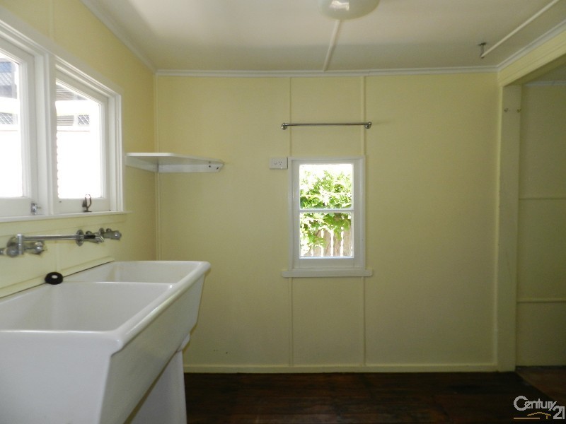 17 Vacy Street, Newtown QLD 4350