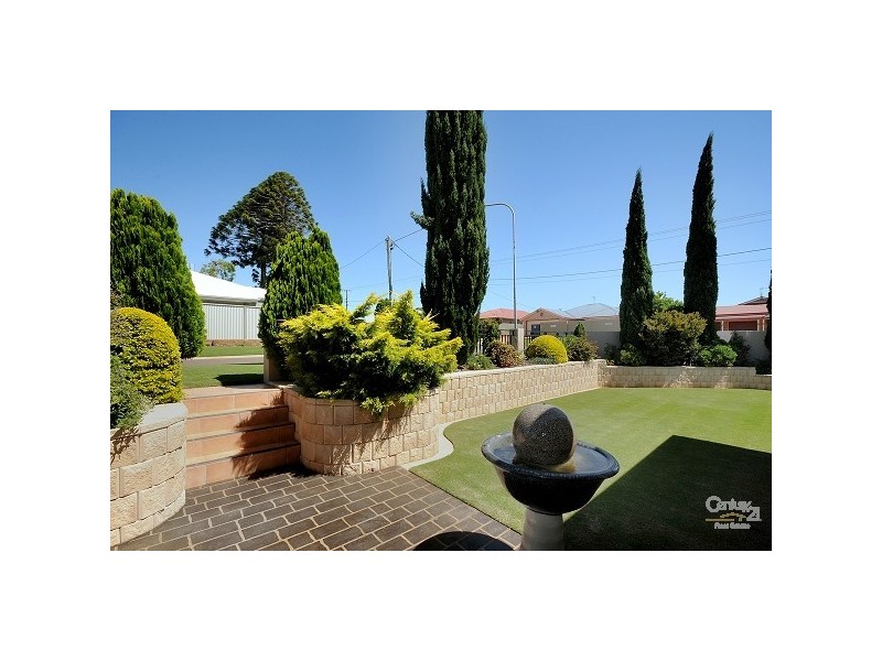 1 Bridget Court, Middle Ridge QLD 4350