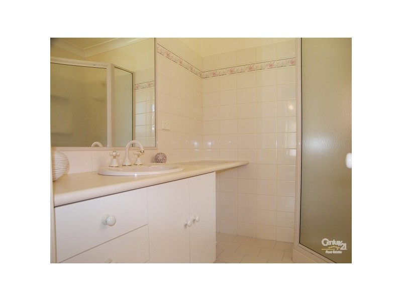 5 Navajo Street, Wilsonton QLD 4350