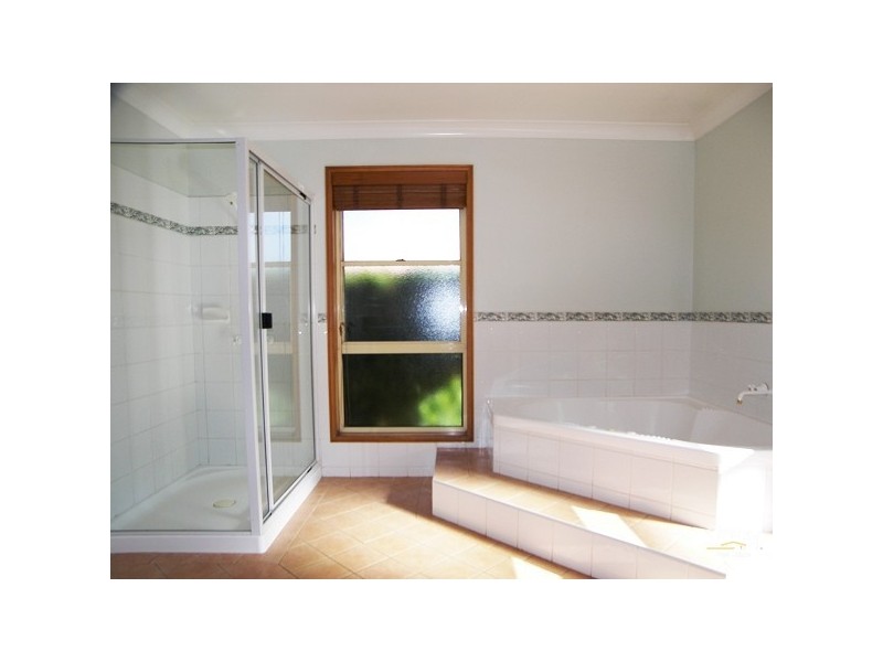 Kearneys Spring QLD 4350