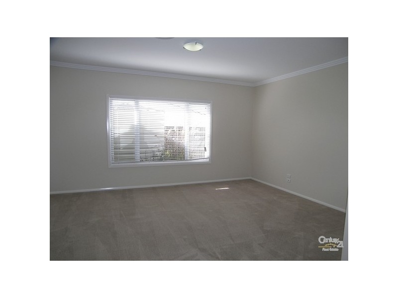 18 Pugh Street, Middle Ridge QLD 4350