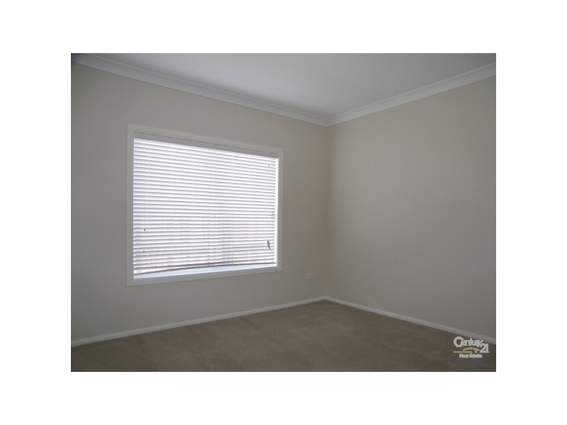 18 Pugh Street, Middle Ridge QLD 4350