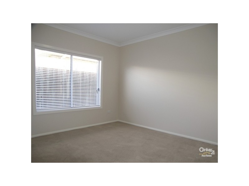 18 Pugh Street, Middle Ridge QLD 4350