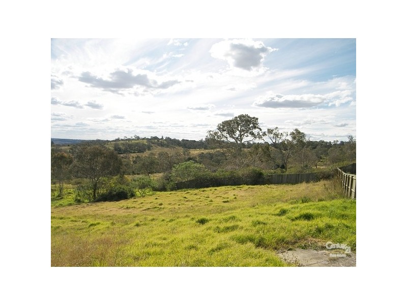 5 McShane Drive, Mount Kynoch QLD 4350