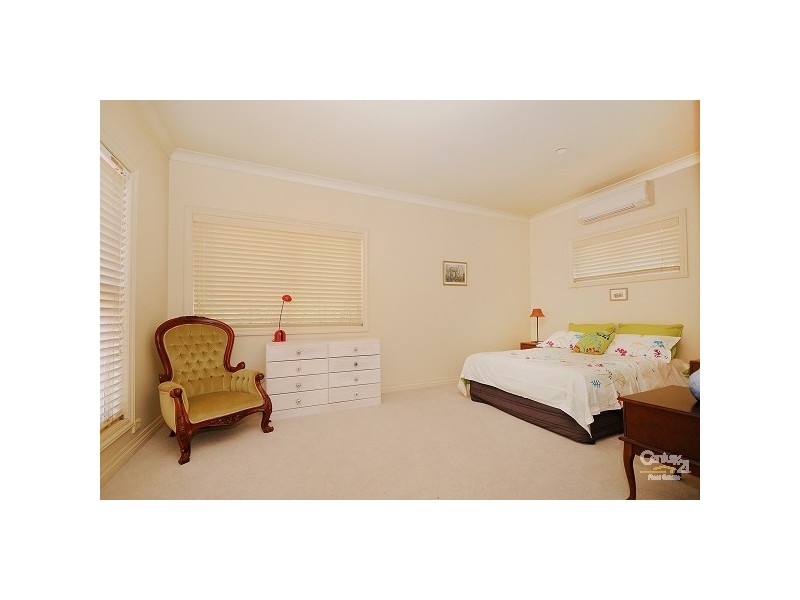 5 Martindale Court, Mount Lofty QLD 4350