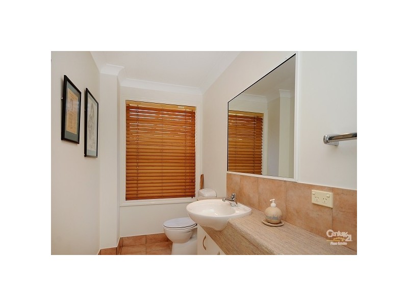5 Martindale Court, Mount Lofty QLD 4350