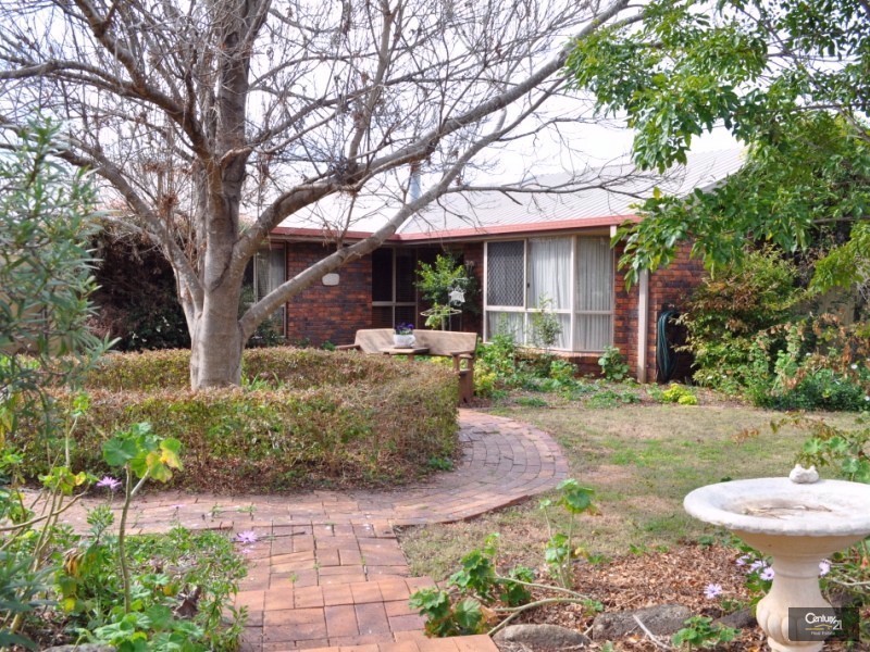 34 Werth St, Oakey QLD 4401