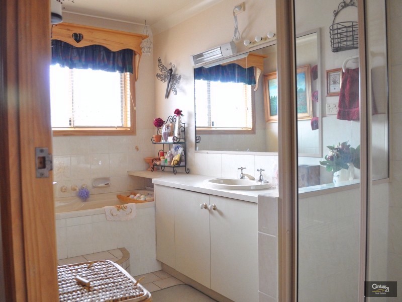 34 Werth St, Oakey QLD 4401