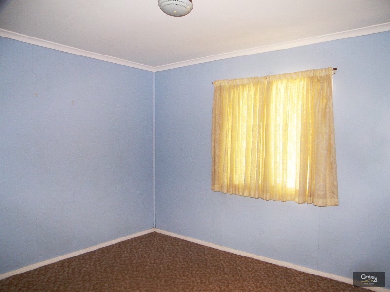 14 Makepeace Street, Rockville QLD 4350