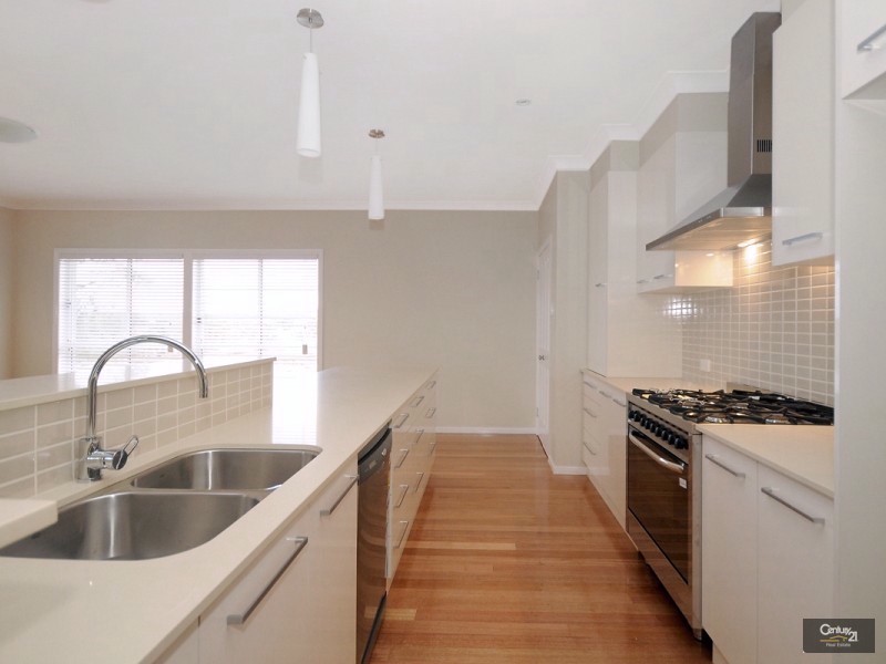 2 Sawyers Court, Gowrie Junction QLD 4352