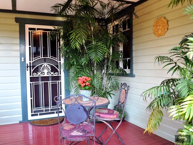 6 Cathro Street, Rockville QLD 4350