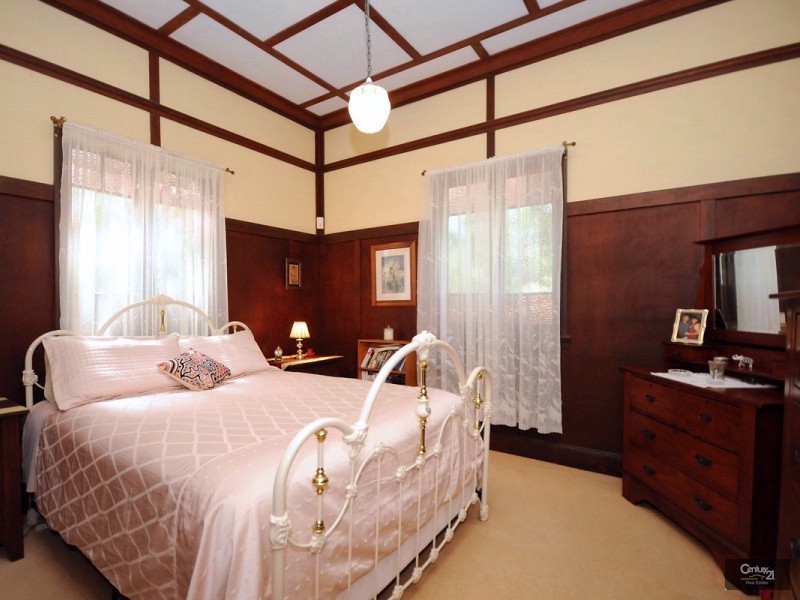 6 Cathro Street, Rockville QLD 4350