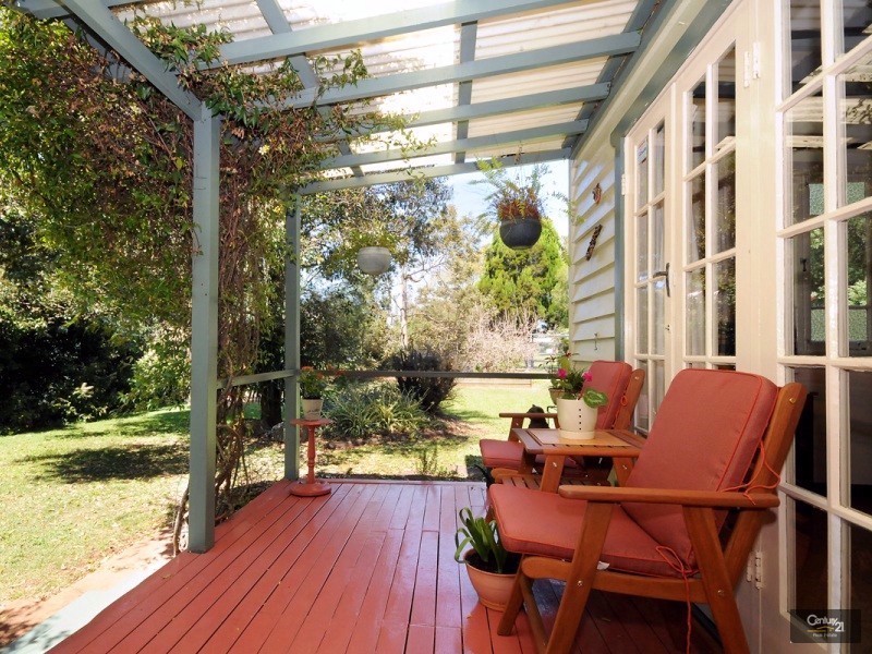 6 Cathro Street, Rockville QLD 4350