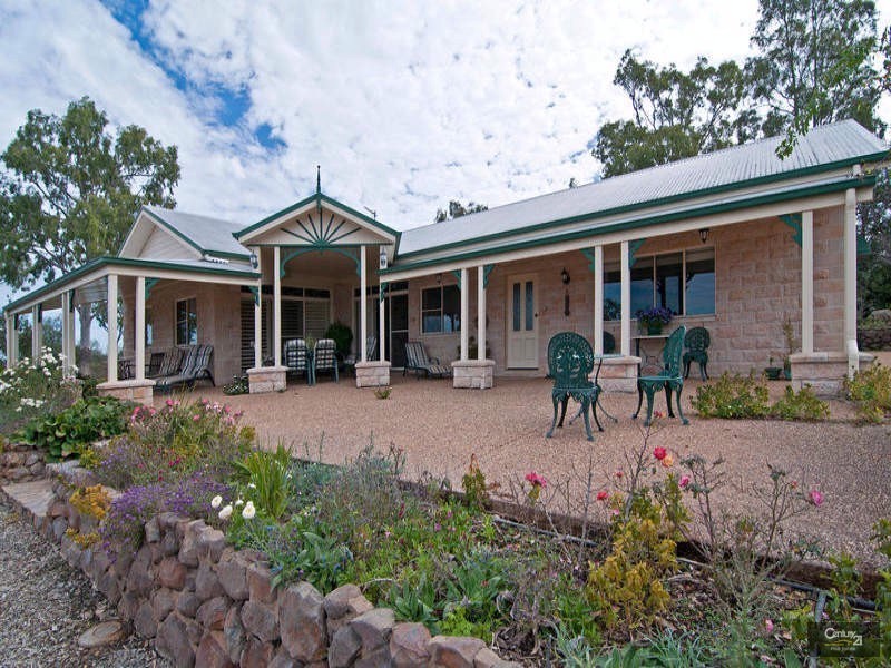 145 Henningsen Road, Oakey QLD 4401