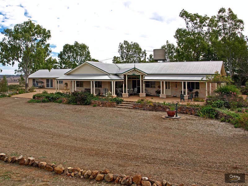 145 Henningsen Road, Oakey QLD 4401