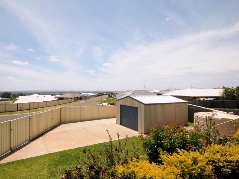 19 Smythe Drive, Highfields QLD 4352