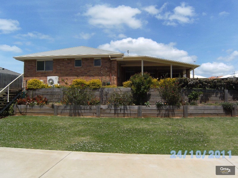 19 Smythe Drive, Highfields QLD 4352