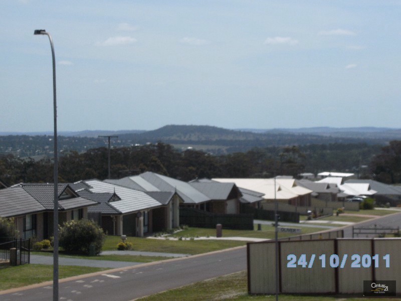 19 Smythe Drive, Highfields QLD 4352