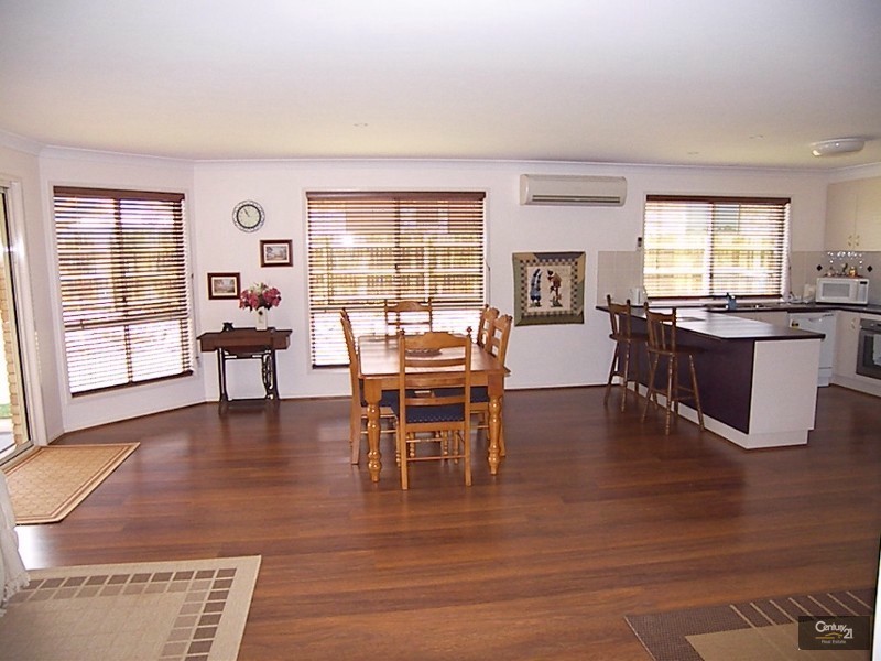 18 Kestrel Drive, Highfields QLD 4352