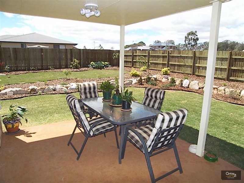 18 Kestrel Drive, Highfields QLD 4352