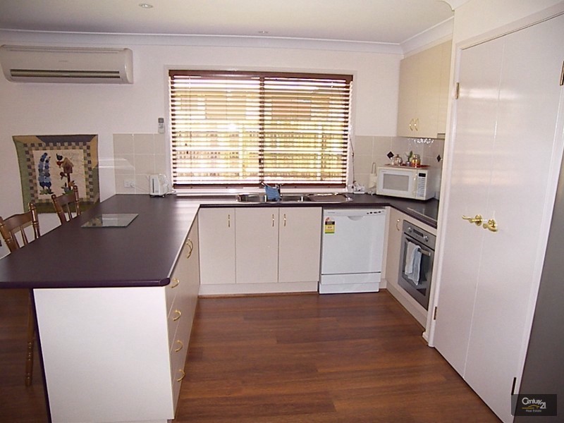 18 Kestrel Drive, Highfields QLD 4352