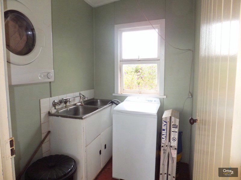 34 Buckland Street, Harristown QLD 4350