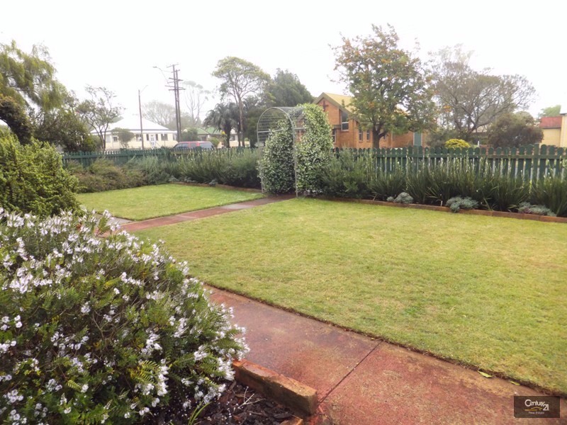 34 Buckland Street, Harristown QLD 4350