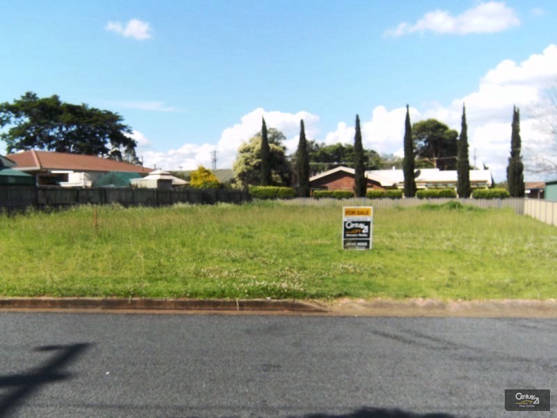 19 Regent Street, Darling Heights QLD 4350