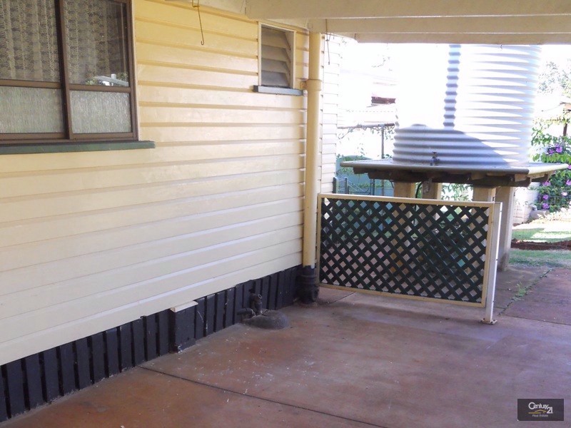 34 Underwood Crescent, Harristown QLD 4350