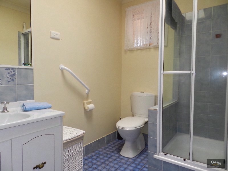 1/8 Claret Street, Wilsonton QLD 4350