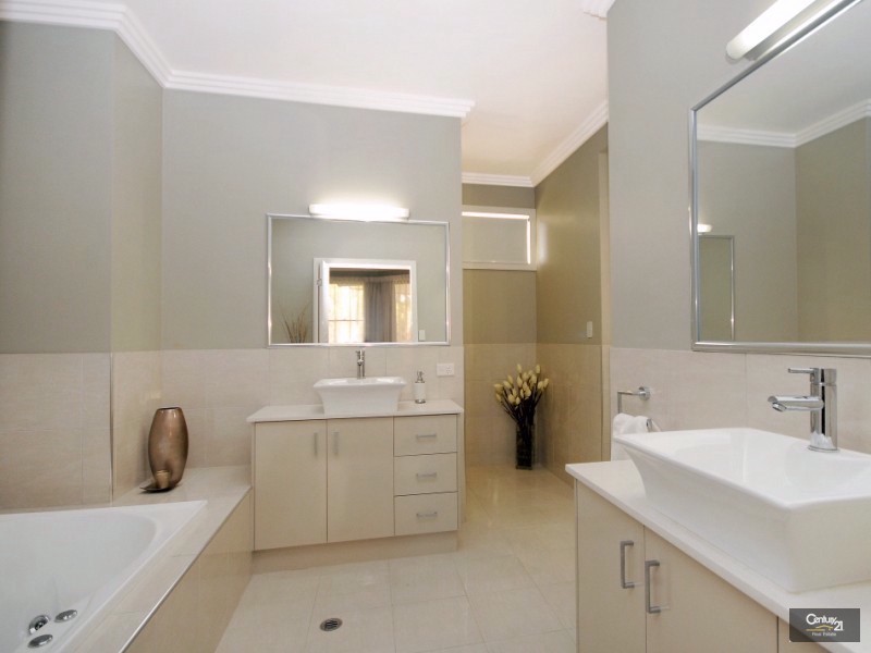 2 Bonville Court, Middle Ridge QLD 4350