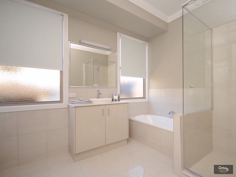 2 Bonville Court, Middle Ridge QLD 4350