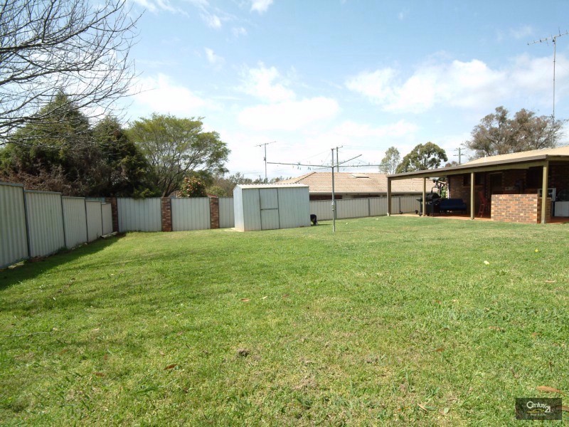3 Kratzman Court, Kearneys Spring QLD 4350