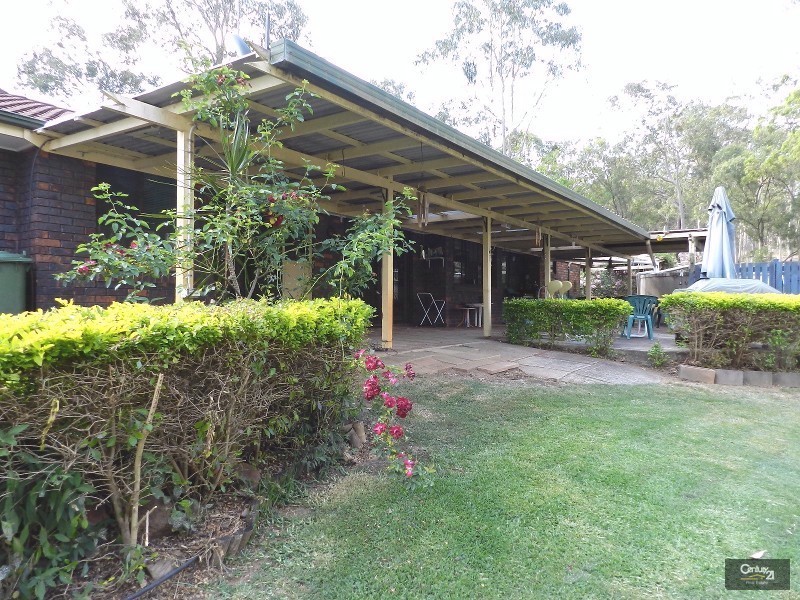878 Murphys Creek Road, Upper Lockyer QLD 4352