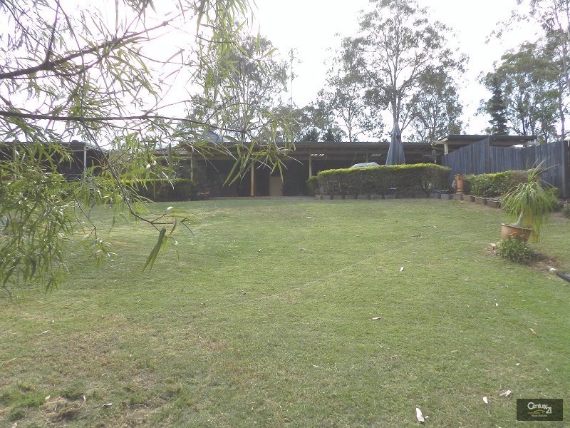 878 Murphys Creek Road, Upper Lockyer QLD 4352