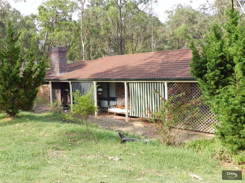 878 Murphys Creek Road, Upper Lockyer QLD 4352