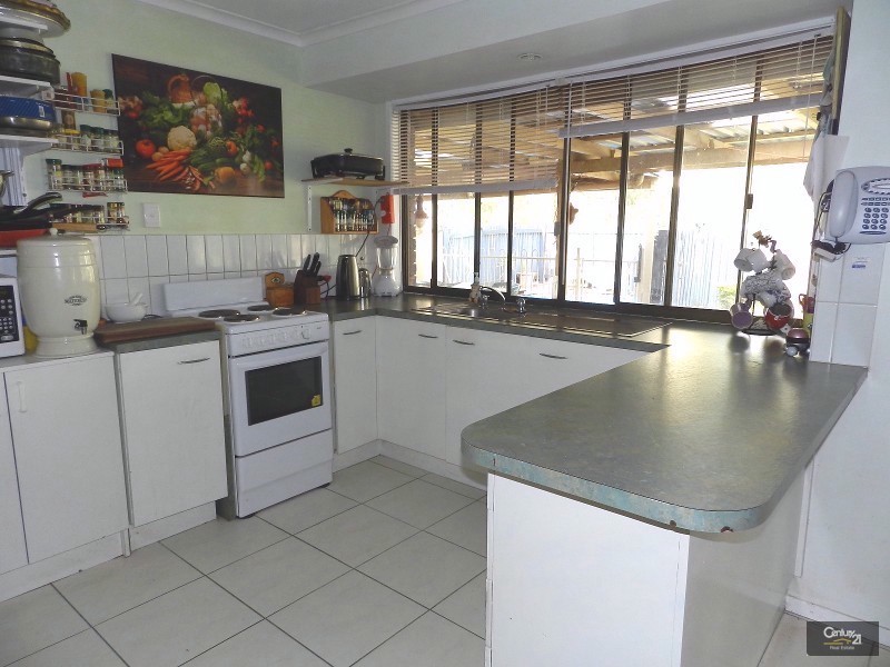 878 Murphys Creek Road, Upper Lockyer QLD 4352