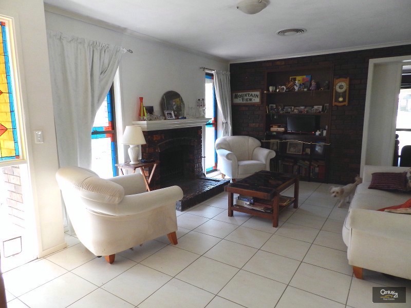 878 Murphys Creek Road, Upper Lockyer QLD 4352