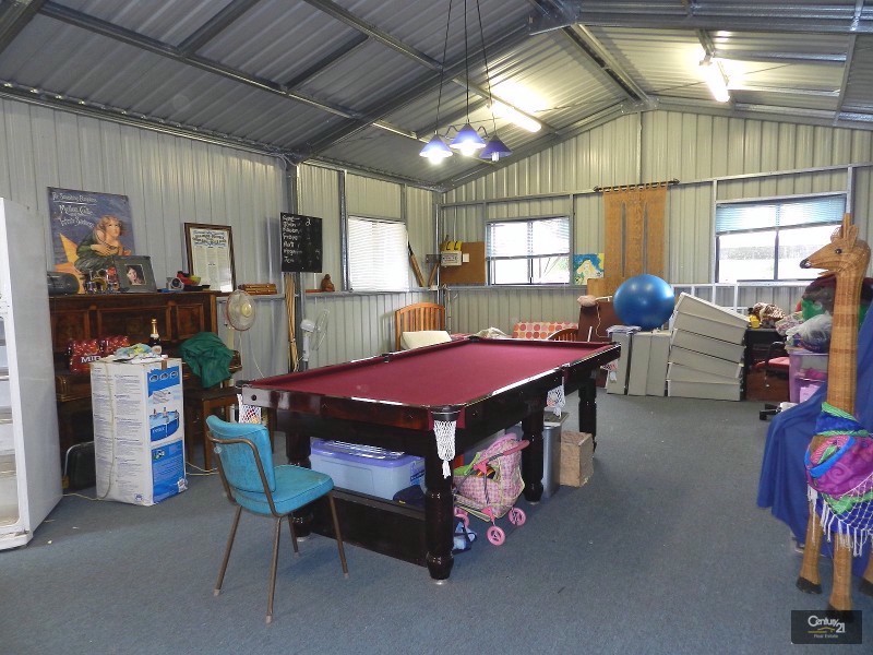 878 Murphys Creek Road, Upper Lockyer QLD 4352