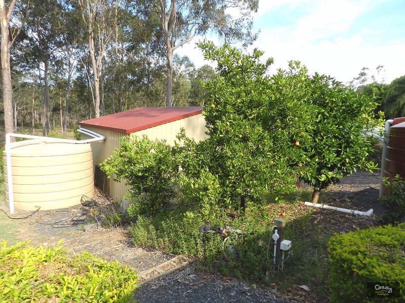 878 Murphys Creek Road, Upper Lockyer QLD 4352