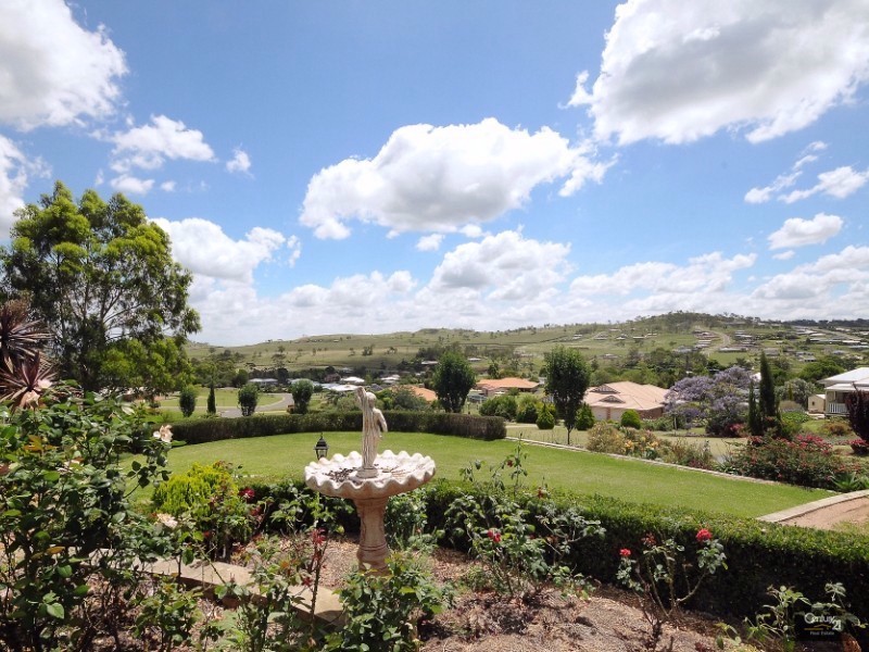 2 Grayson Court, Hodgson Vale QLD 4352