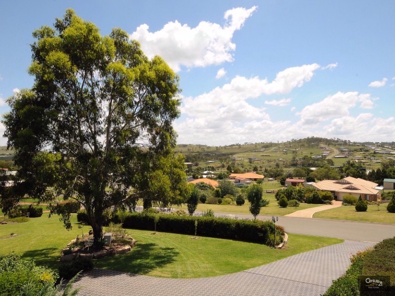 2 Grayson Court, Hodgson Vale QLD 4352