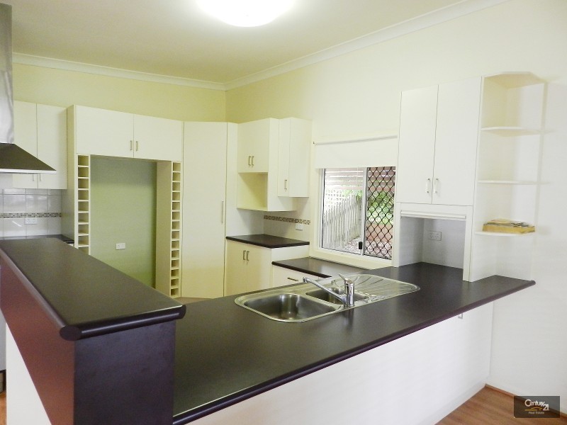 60 Wentworth Street, Centenary Heights QLD 4350