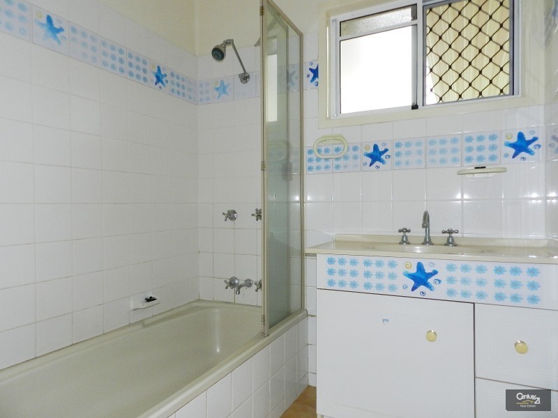 60 Wentworth Street, Centenary Heights QLD 4350