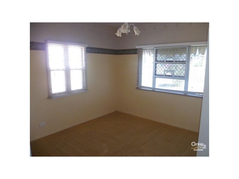 22 Lloyd Street, Harristown QLD 4350