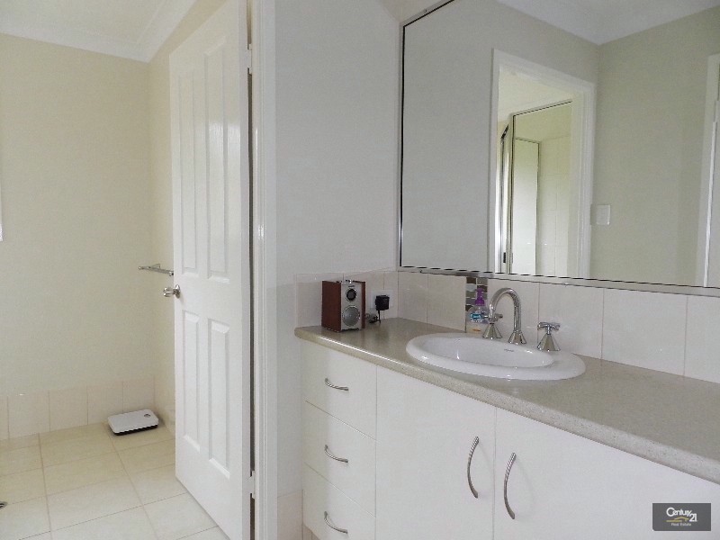 1/131 Platz Street, Darling Heights QLD 4350