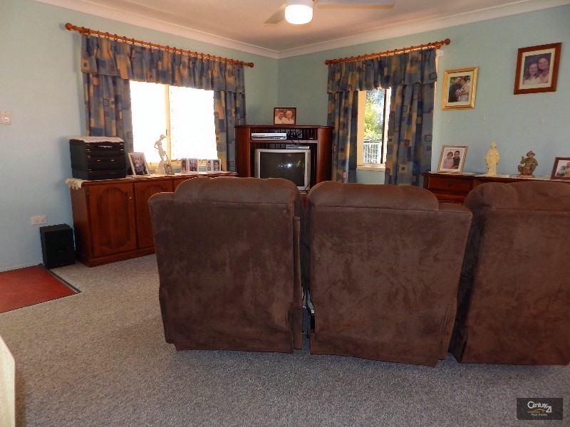 3 Gladstone Street, Wyreema QLD 4352