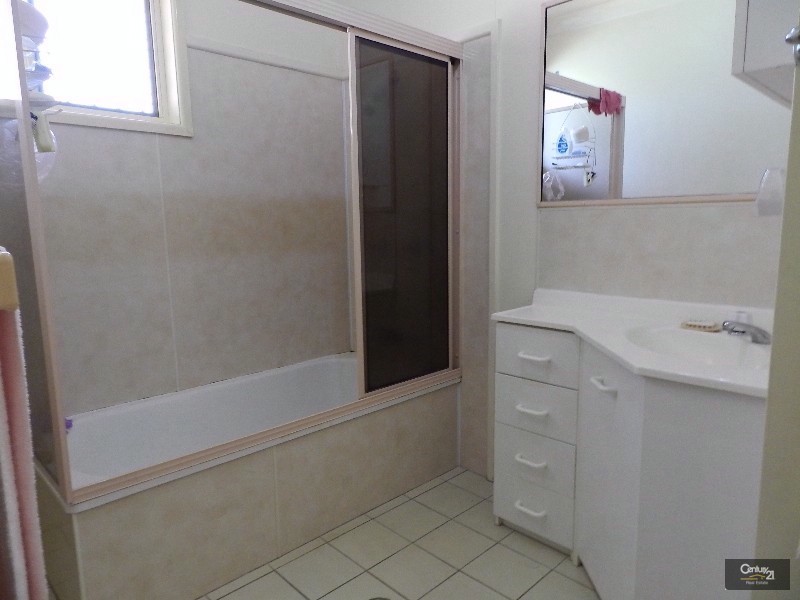 3 Gladstone Street, Wyreema QLD 4352